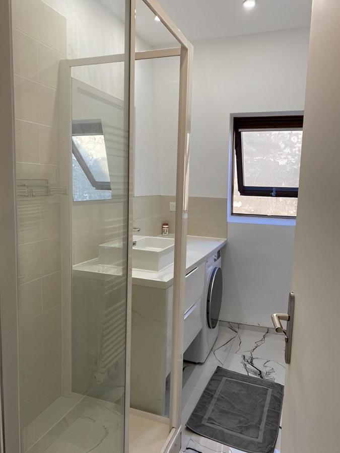Upscale 80M2 2 Bedroom Apartment Near Champs Elysees París Exterior foto